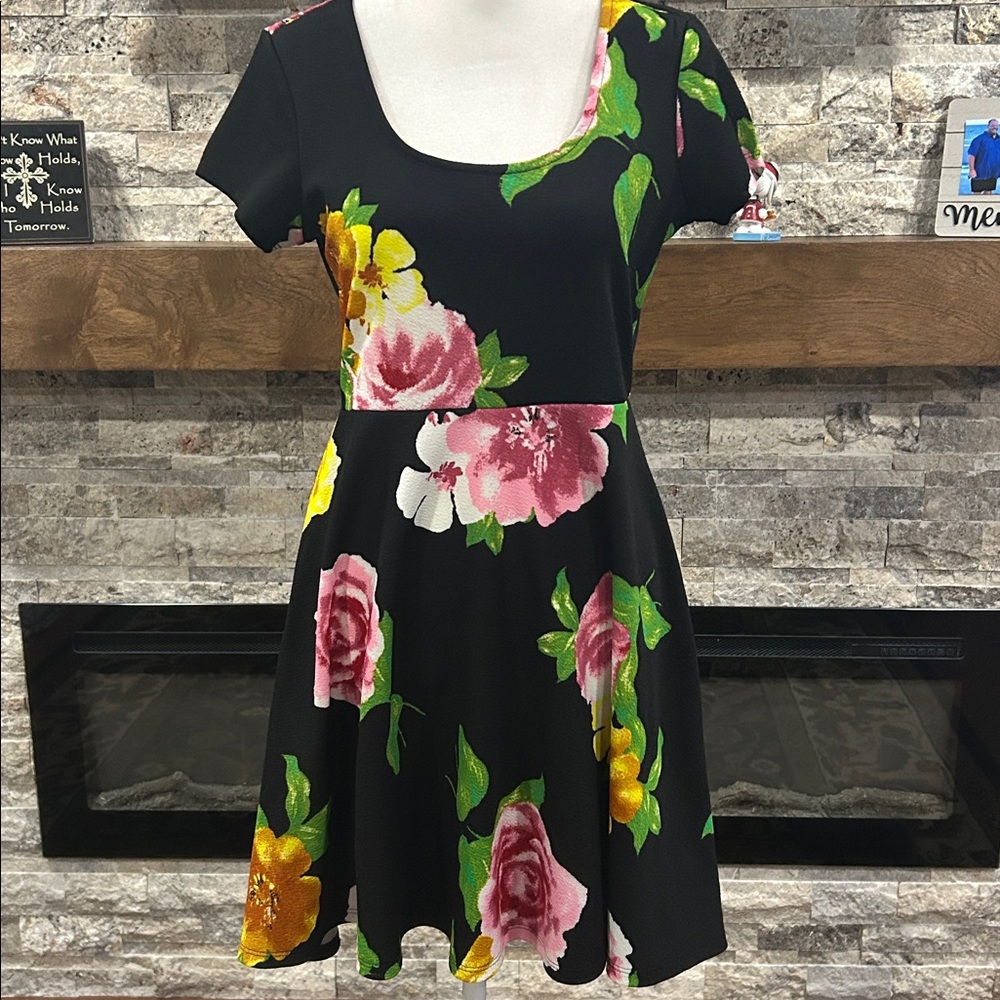 Medium Derek Heart Floral Black Dress